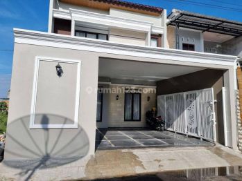 Rumah cantik 2 Lantai di perumahan di Mayang gentan