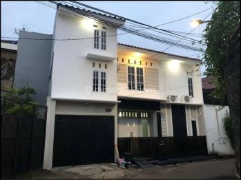 Rumah 2 Lantai Bagus Unfurnished di Pejaten Barat Jakarta Selatan