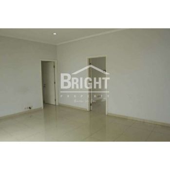 Disewakan Rumah Luas 2 Lantai Lokasi Strategis di Bintaro