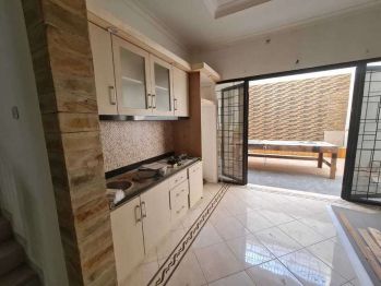 Disewakan Rumah Bagus di Cluster Aralia Harapan Indah Bekasi