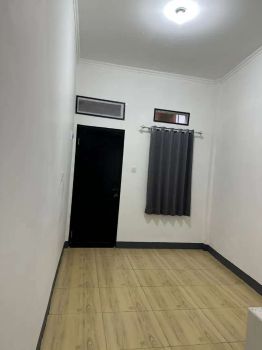 Disewakan kontrakan cipadu kosong an 2 lantai