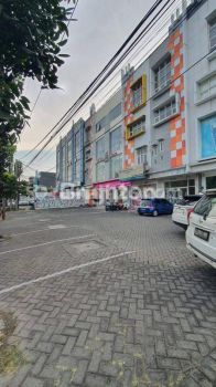 RUKO 4.5 LT DI JL DR IR H SOEKARNO SURABAYA LOKASI STRATEGIS DENGAN AREA KULINER