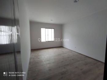 di Jual Rumah di Golf Island