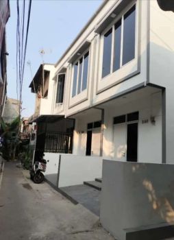 Rumah dijual 2Lt deket perkantoran Jakarta barat