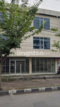 RUKO 3 LANTAI KAN DI MT HARYONO. SIAP PAKAI & LOKASI STRATEGIS. SISA 2 UNIT AJA