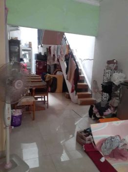 Dikontrakan rmh 2 lantai stengah Dikontrakan Per 1 th. Lokasi p