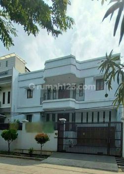 Rumah 2lantai siap huni