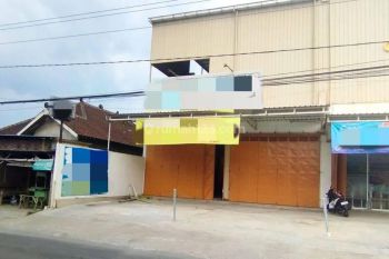 Ruko di Jaten Karanganyar 2.5 lantai Cocok untuk Ruang Usaha