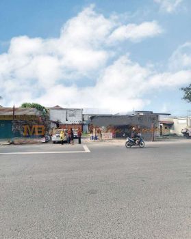 DIJUAL BANGUNAN KOMERSIL HITUNG TANAH SAJA DI MEDAN TEMBUNG - MEDAN