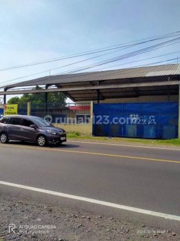 Gudang di jl Mayjend Bambang Yowono SHM 779 m