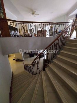 RUMAH LAMA LAYAK HUNI LOKASI CILANDAK BARAT