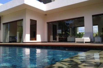 Villa Minimalis Sangat Bagus Kawasan Ungasan Bali Siap Huni