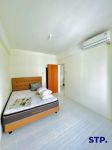 thumbnail-disewakan-apartemen-puncak-dharmahusada-3-bedroom-semi-furnish-1