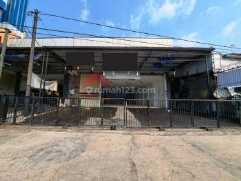 Ruko Di Jalan Poros Malang Surabaya Ada Basement Untuk Lahan Parkir