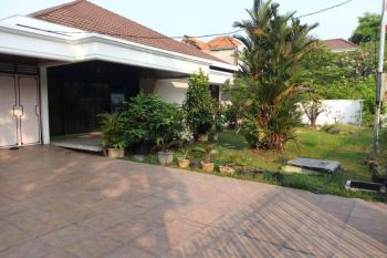 Disewakan Rumah Strategis Untuk Usaha di Pusat Kota Surabaya