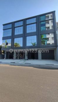 Ruko baru 3,5 lt di Taman Aries (ada 4 unit), lokasi strategis, Barat