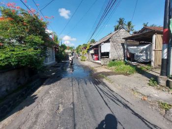 Dijual Sebidang Tanah sudah ada Bangunan Kos dan Garase Lokasi Denut