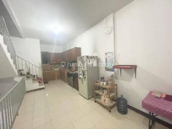 Dhyana Disewa Rumah Uk 4x19m Jalan 2 Mobil di Jelambar