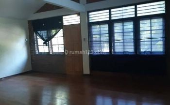 Rumah tua Komplek Taman Nyiur Sunter Jakut