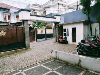Rumah disewakan dkt dr tol simatupang