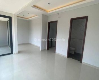 Rumah Dijual Setraduta Royal Grande Bandung Baru