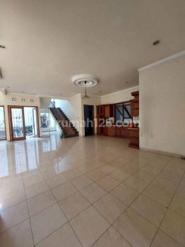 Disewakan rumah siap huni di Villa Gading Indah, Kelapa Gading