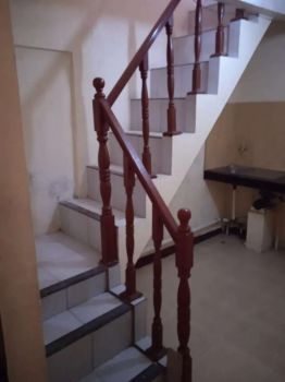 (Rz) Di sewakan cepat rumah tingkat satu setengah lantai pondok ungu