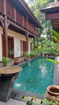Rumah Villa di Taman Sunda Kelapa Menteng Jakarta Pusat Ada Pool