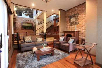 Rumah Bagus Furnished di Komplek Surya Setra, Bandung