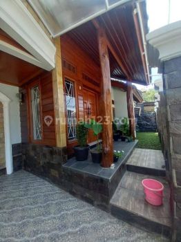 Dijual Segera Rumah 2 Lt. di Komplek Kiara Sari, Kota Bandung,