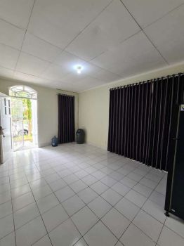 Rumah Minimalis dengan Halaman belakang di Sentul City, Bogor