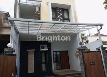 Rumah 2 Lantai di Panjer Dekat Renon