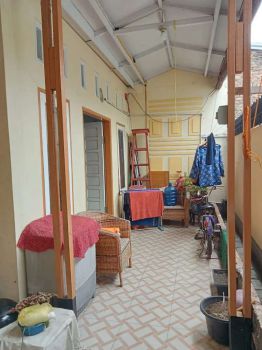 Dijual Rumah Aman dan Nyaman Ukuran Tanah 6,5 m x 25 m, Full Keramik