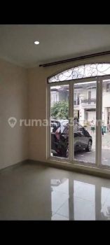 Rumah Mewah Sewa Murah Di The Golf Residence Modernland