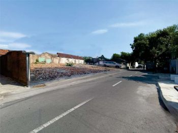 dekat Malioboro , kawasan premium kota 500 meter jl menteri supeno