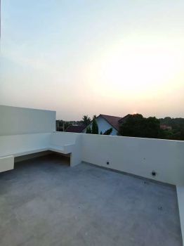 2 lantai + Rooftop garden luas akses dkt ke jl utama Kahfi 1 jagakarsa