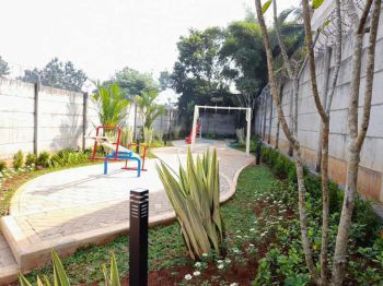 rumah kokoh dengan tanah luas di area serpong bsd