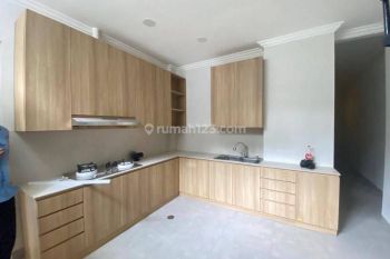 Rumah Klasik Modern di Kebayoran Lama dekat Pondok Indah Jakarta Selatan