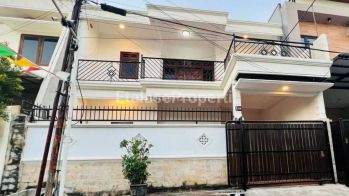 Dijual Rumah 2 Lantai Kosongan di Simpang Darmo Permai Selatan