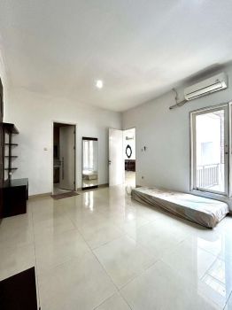 Rumah di Sewakan Di JL Tebet Timur Dalam