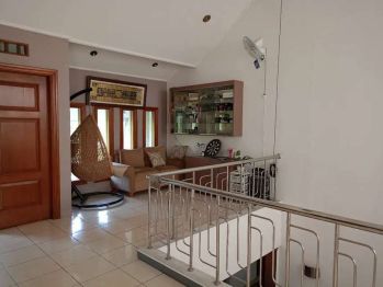 Rumah Murah 2 Lantai Plus Furnish di Batununggal Buah batu SHM