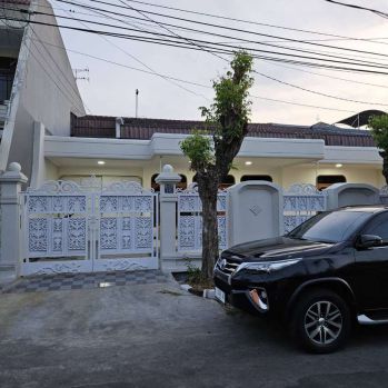 DISEWAKAN RUMAH DHARMAHUSADA INDAH UTARA