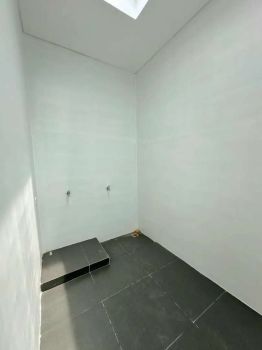 DI JUAL RUMAH KOST PREMIUM LOKASI JALAN BUNGA BUNGA SUHAT