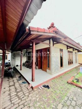 Dijual Rumah Terawat di Pasar Rebo