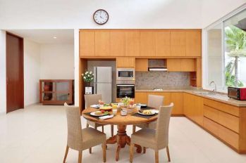 BEAUTIFUL CAPTIVATING 3 BEDROOMS VILLA WITH SPACIOUS GARDEN IN KEROBO