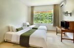 thumbnail-beautiful-captivating-3-bedrooms-villa-with-spacious-garden-in-kerobo-7