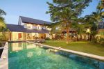 thumbnail-beautiful-captivating-3-bedrooms-villa-with-spacious-garden-in-kerobo-12