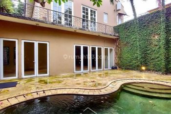 Rumah di pondok indah lokasi tenang