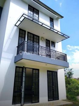 Disewa Rumah 3 Lantai Bagus SHM di Resort Dago Pakar, Bandung