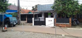 Murahh, jual cepat 4 unit rumah petakan di lokasi strategis